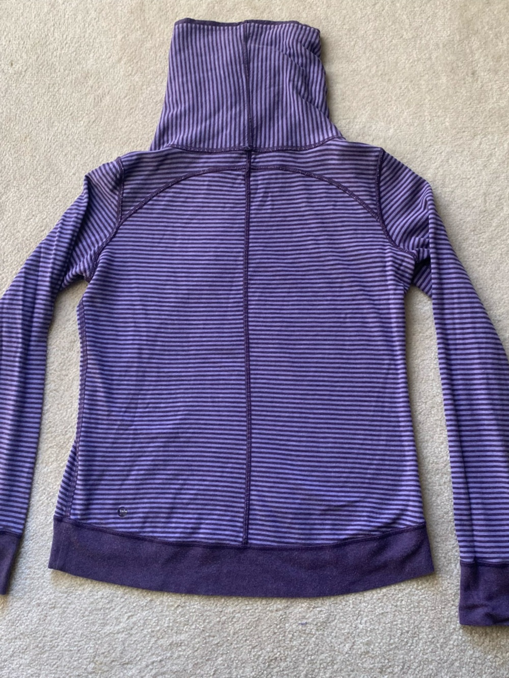 Lululemon Reversible Sweatshirt Pullover Women's Size 10 Purple Striped Cinch - Picture 5 of 9